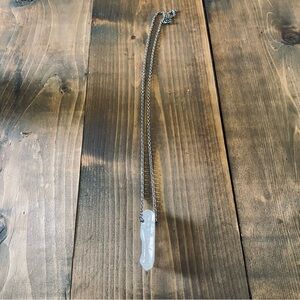 Crystal pendant necklace
